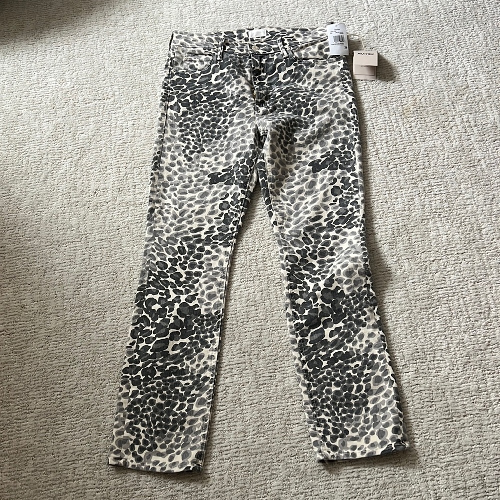 NWT Mother mid rise dazzler jeans in cream and grey leopard!